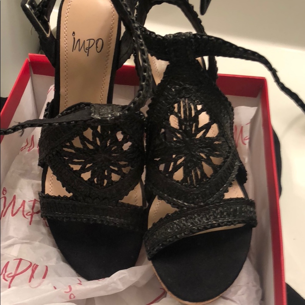 Black Sandals  size 7 1/2 Brand New ( Impo)